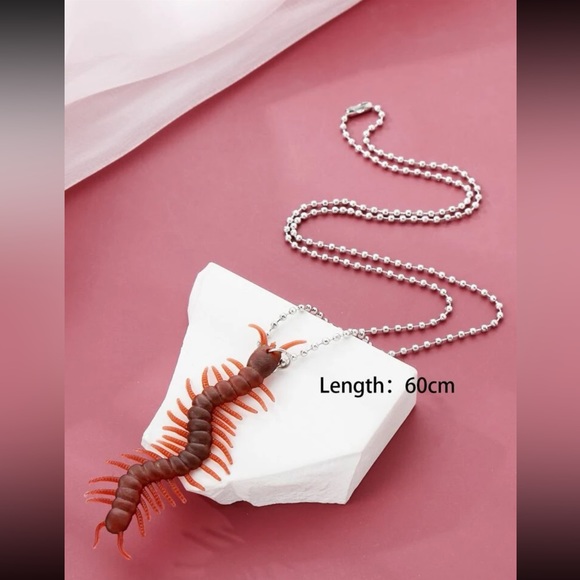 🪳 Awesome Centipede Bug Ball Chain Necklace 🪳 - Picture 3 of 3
